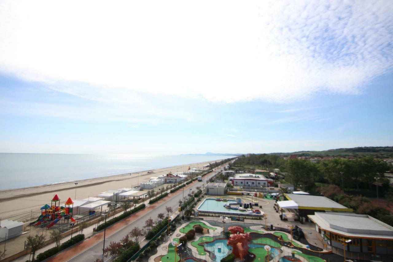 Grand Excelsior Hotel